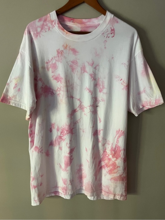Kirklands Other - Kirklands White Tie-Dye T-Shirt with Pink Accents